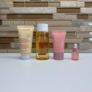 Clarins Skincare Travel Set